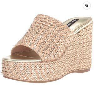 Nine West wedges slides Sandals Natural / Gold Sz 8.5